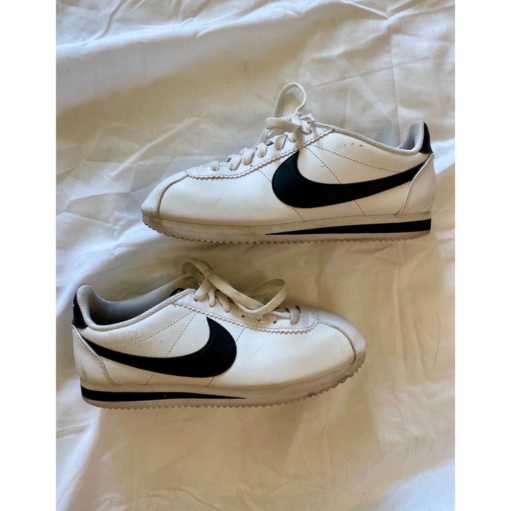 Women’s Nike Cortez size 9